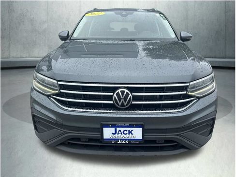 Used 2022 Volkswagen Tiguan SE AWD/4WD image 9