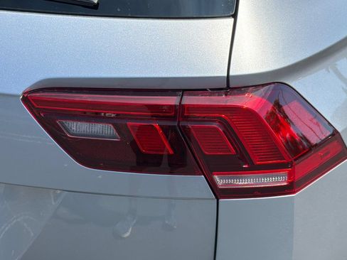 Used 2023 Volkswagen Tiguan SE R-Line FWD image 50