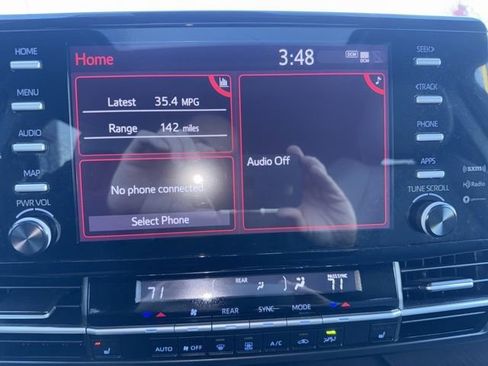 Used 2024 Toyota Sienna XLE image 13