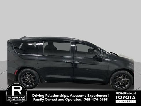 Used 2019 Chrysler Pacifica Touring-L w/ S Appearance Package FWD image 7