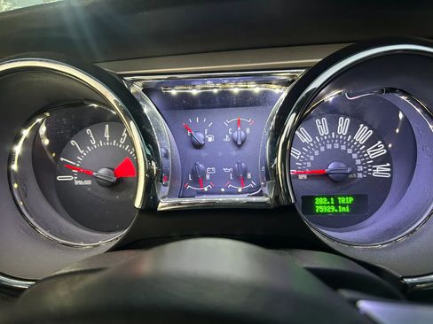Used 2005 Ford Mustang GT RWD image 26