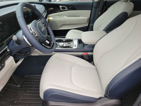 New 2026 Kia Carnival SX Prestige FWD image 3