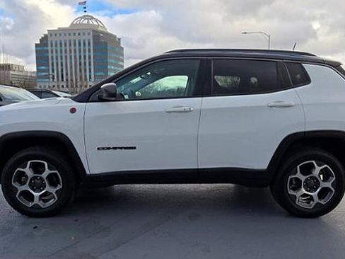 Used 2022 Jeep Compass Trailhawk image 6