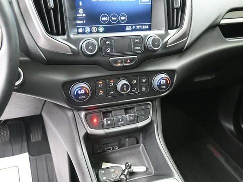Used 2024 GMC Terrain AT4 AWD/4WD image 10