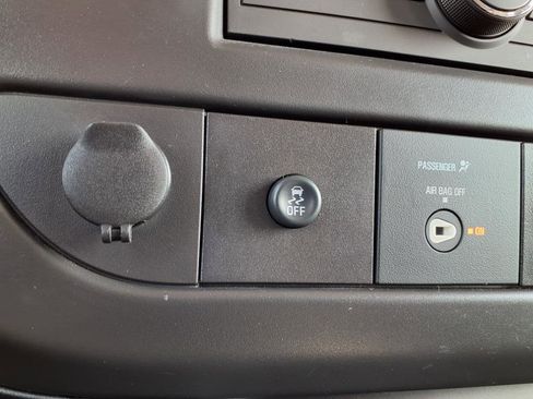 Used 2024 Chevrolet Express 3500 LT w/ LT Preferred Equipment Group image 5