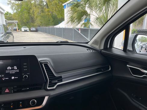 Used 2025 Kia Sportage LX image 35