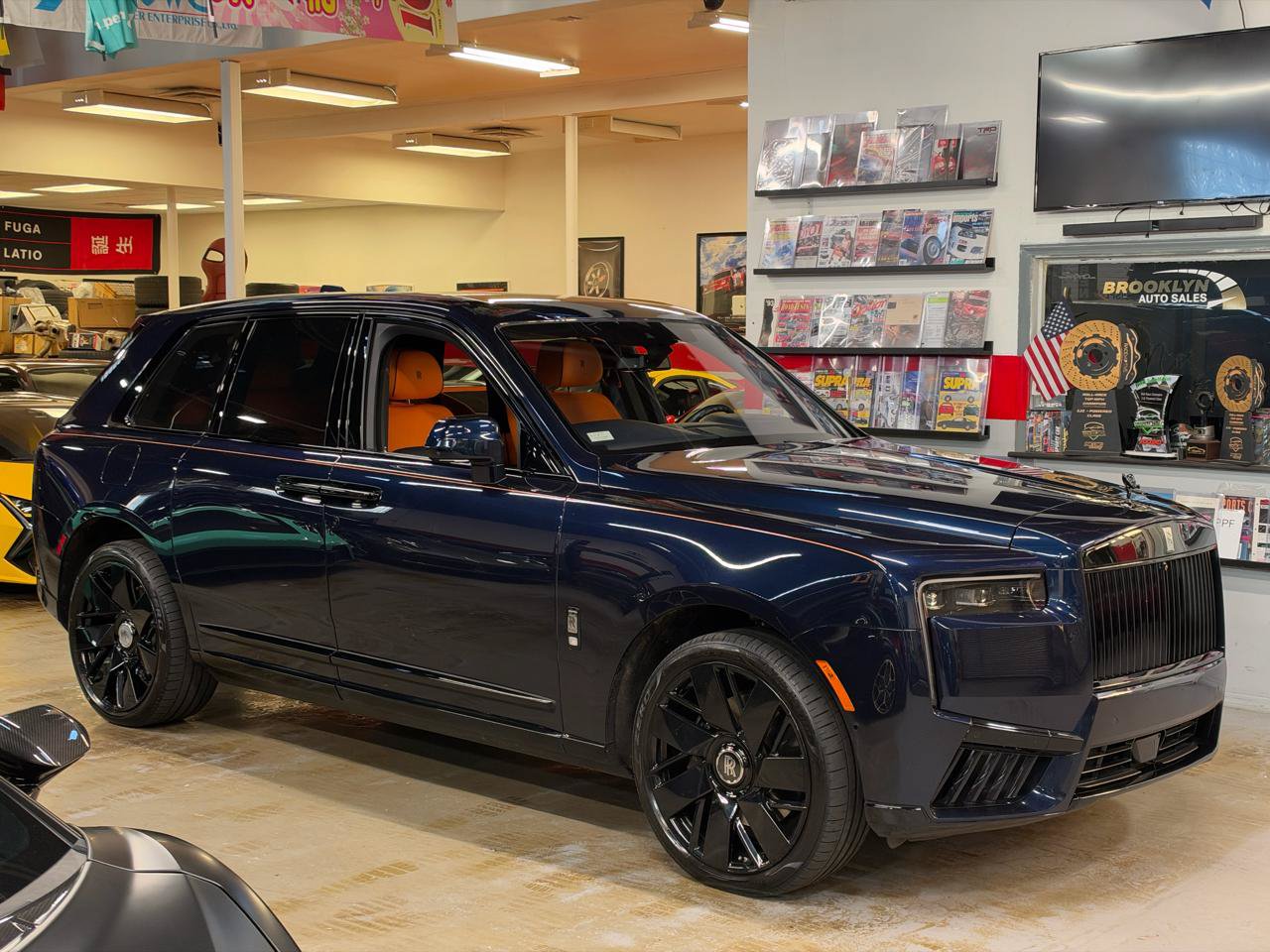 Used 2025 Rolls-Royce Cullinan AWD/4WD image 4