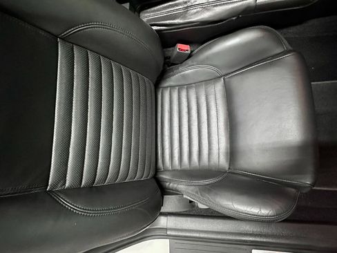 Used 2002 Ford Thunderbird Deluxe image 21