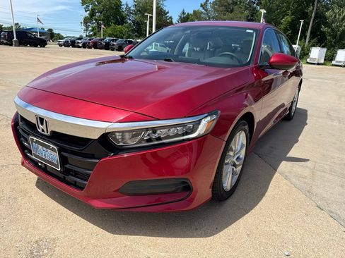 Used 2019 Honda Accord LX image 2