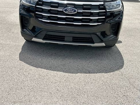 New 2026 Ford Explorer Active RWD image 2