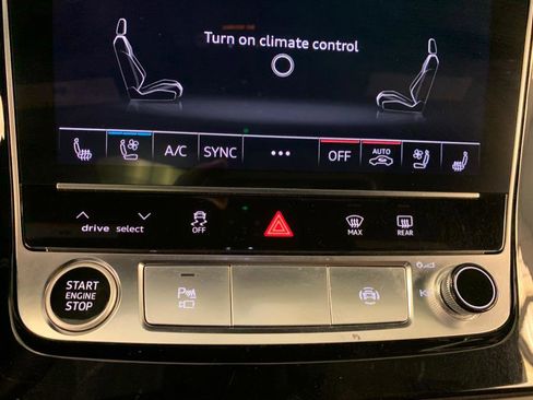 Used 2021 Audi Q8 Prestige w/ Prestige Package image 43