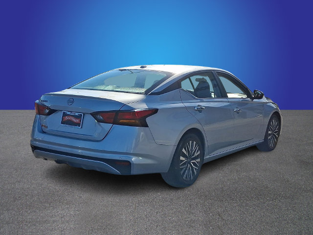 Used 2025 Nissan Altima 2.5 SV FWD image 4
