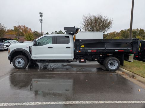 New 2025 Ford F550 4x4 Crew Cab image 6