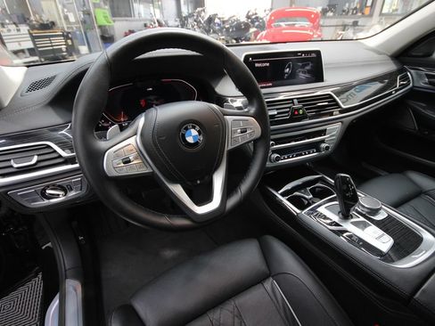 Used 2022 BMW 740i xDrive w/ Premium Package AWD/4WD image 18