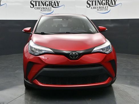 Used 2021 Toyota C-HR XLE FWD image 2