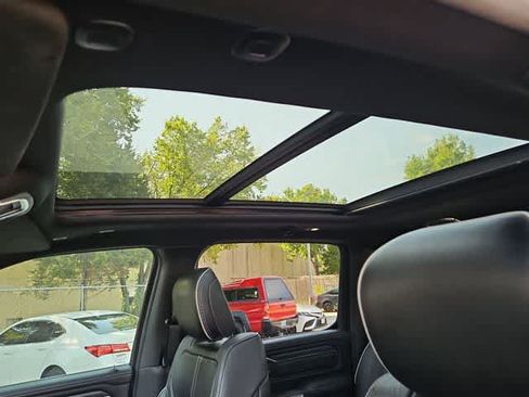 Used 2019 RAM 1500 Limited AWD/4WD image 16