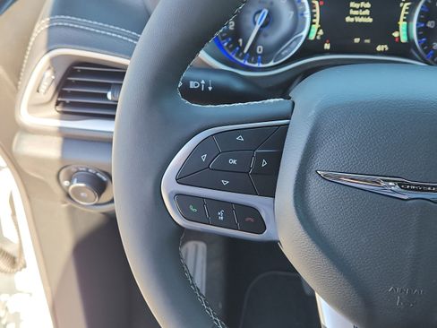 New 2026 Chrysler Pacifica Select AWD/4WD image 13