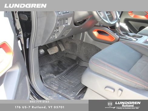 Used 2023 Nissan Frontier PRO-4X w/ Pro Convenience Package AWD/4WD image 18