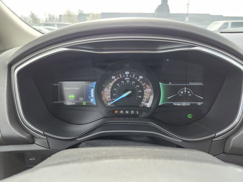 Used 2020 Ford Fusion SE FWD image 29