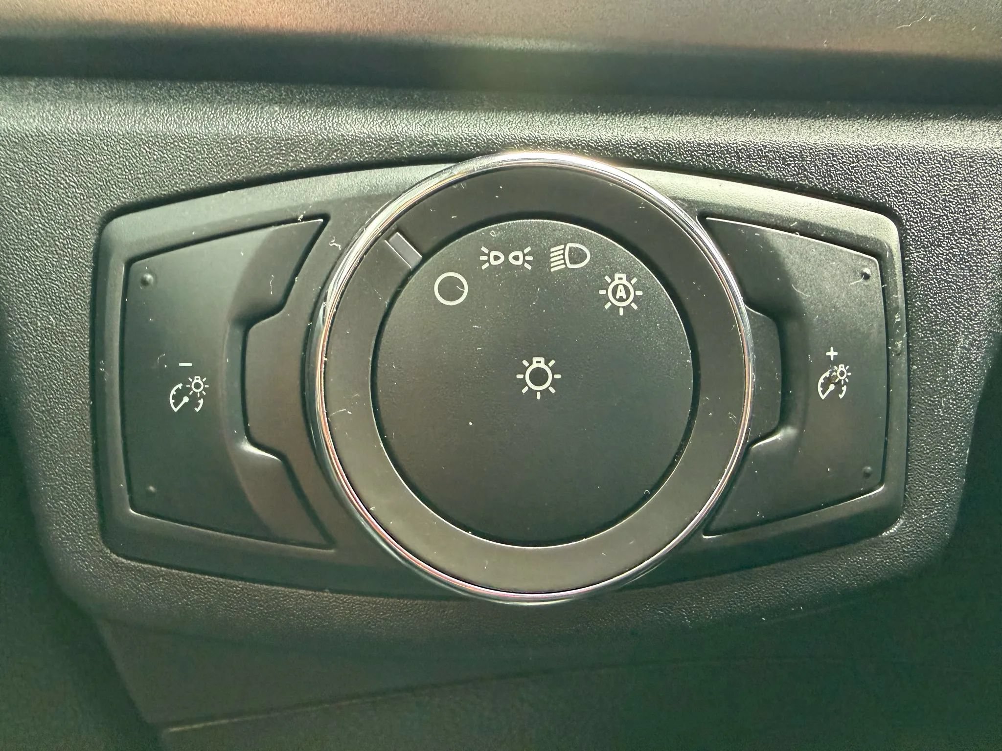 Used 2020 Ford Fusion SE AWD/4WD image 20
