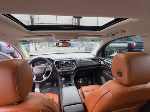 Used 2017 GMC Acadia SLT image 21