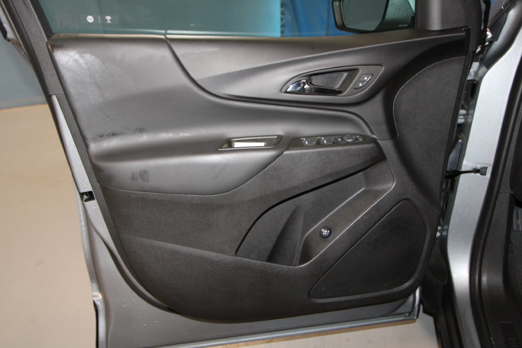 Used 2024 Chevrolet Equinox LT w/ LPO, Floor Liner Package FWD image 5