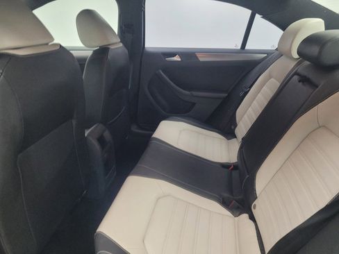 Used 2016 Volkswagen Jetta Sport FWD image 18