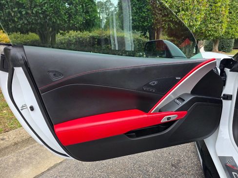 Used 2017 Chevrolet Corvette Stingray Coupe image 9