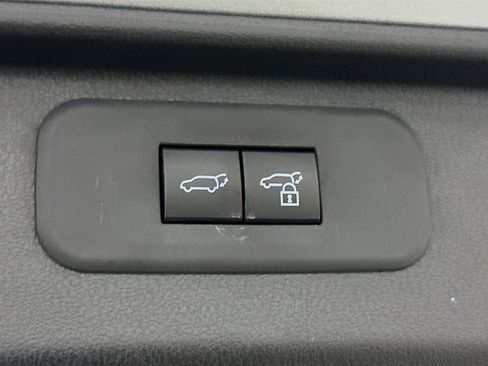 Used 2025 Toyota Grand Highlander AWD image 32