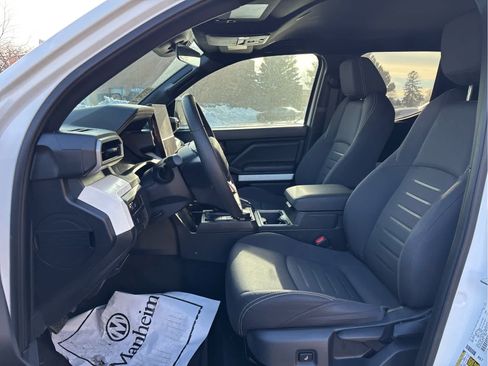 Used 2024 Toyota Tacoma TRD Off-Road image 7