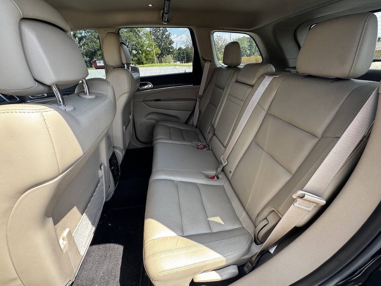 Used 2018 Jeep Grand Cherokee Limited AWD/4WD image 12