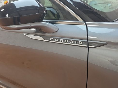 Used 2021 Lincoln Corsair Standard image 13