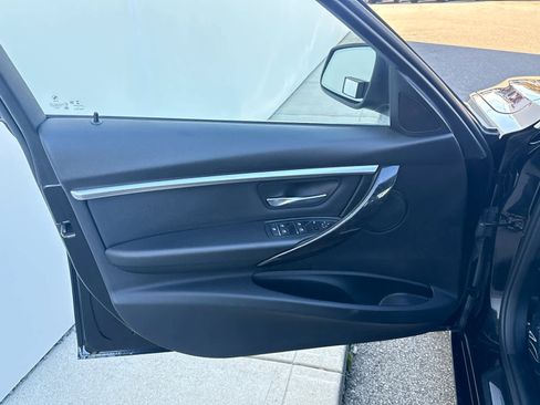 Used 2017 BMW 330e image 10