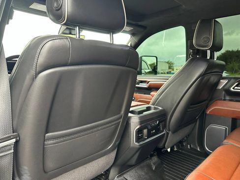 Used 2024 GMC Sierra 2500 Denali Ultimate AWD/4WD image 30