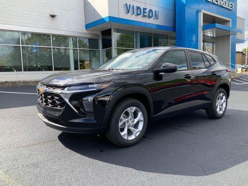 New 2026 Chevrolet Trax LS w/ LS Convenience Package image 3