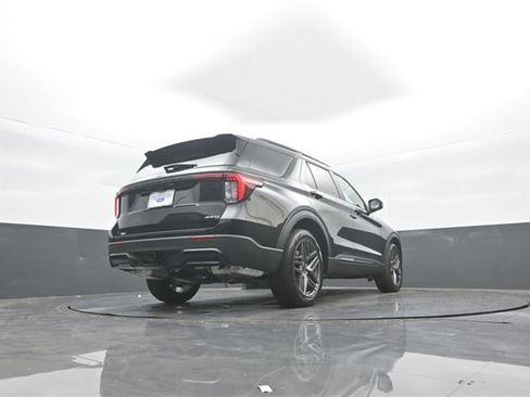 New 2026 Ford Explorer ST-Line w/ ST-Line Street Pack image 37