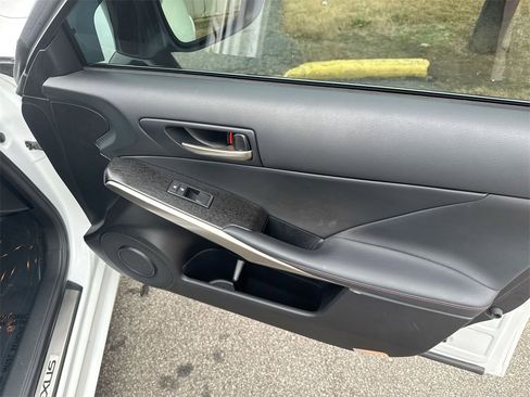 Used 2019 Lexus IS 300 AWD image 32