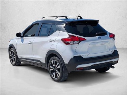 Used 2020 Nissan Kicks SR w/ SR Premium Package FWD image 7