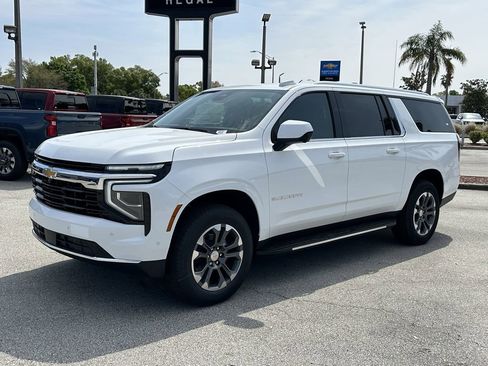 New 2026 Chevrolet Suburban LS image 7