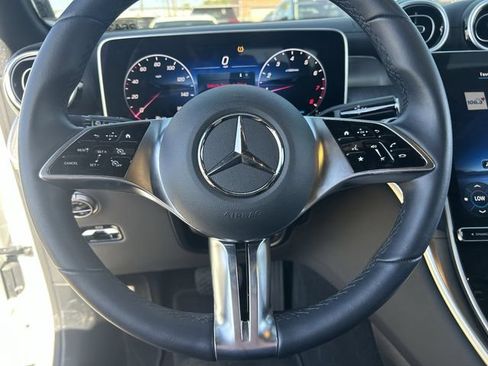Used 2025 Mercedes-Benz GLC 300 image 25