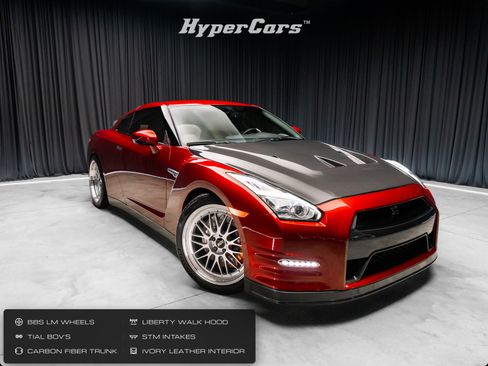 Used 2016 Nissan GT-R Premium AWD/4WD image 1