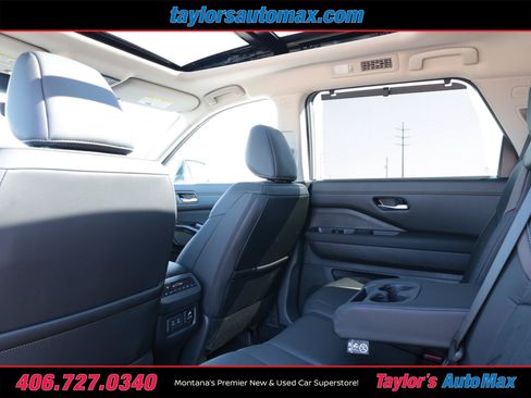 New 2026 Nissan Pathfinder Platinum w/ Accent Package AWD/4WD image 36
