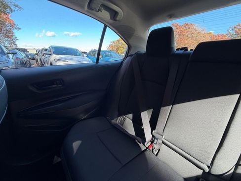 Used 2025 Toyota Corolla LE image 37