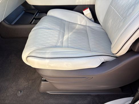 Used 2022 Lincoln Navigator Black Label image 13