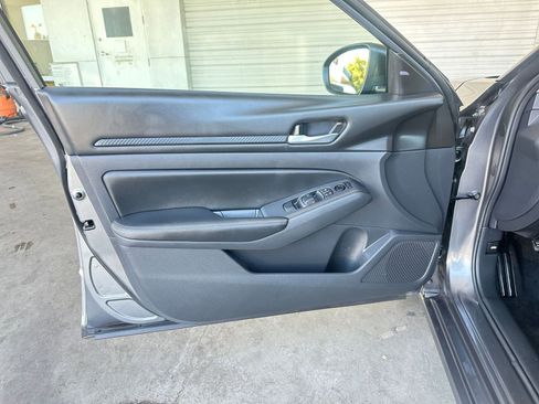 Used 2024 Nissan Altima 2.5 SV image 20