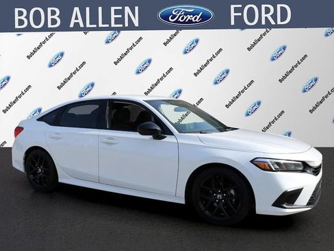 Used 2022 Honda Civic Sport image 2