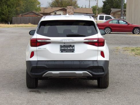 Used 2022 Kia Seltos LX AWD/4WD image 7