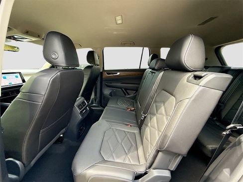 New 2025 Volkswagen Atlas SE image 23