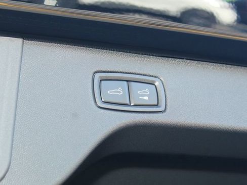 New 2026 Porsche Macan 4 Electric image 13