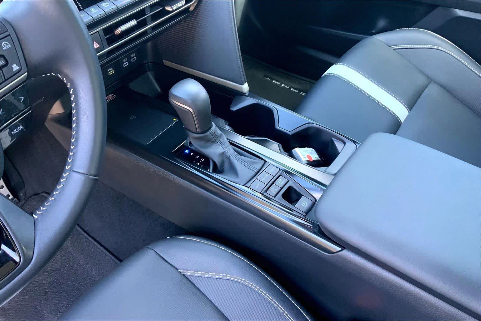 Used 2026 Toyota Camry SE w/ Convenience Package FWD image 16